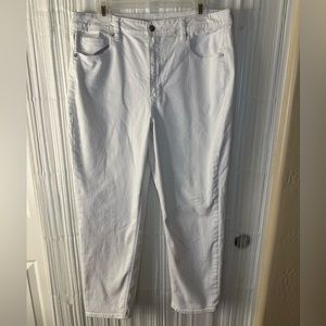 American Eagle Outfitters White Mom Jean